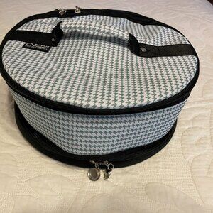 New Chef Andre Carthen Sunday Dinner casserole insulated carrier